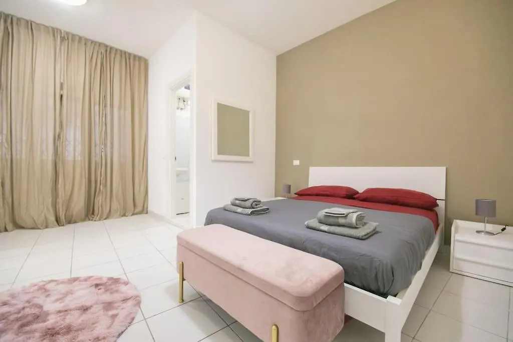 Apartment When In Rome, Like Romans Do
