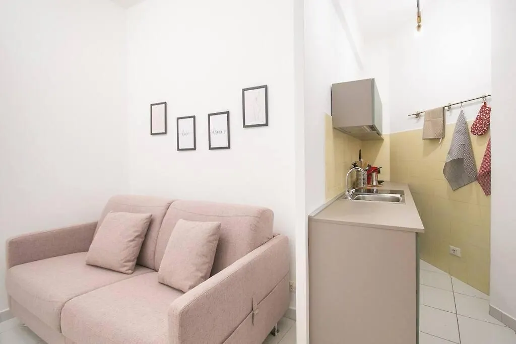 Apartment When In Rome, Like Romans Do